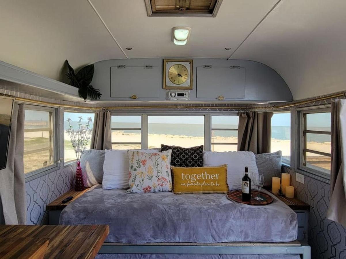 Maggie At The Beach - 1973 Vintage Rv Port Lavaca Extérieur photo