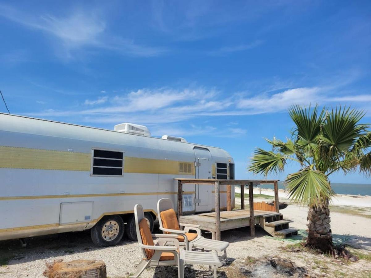 Maggie At The Beach - 1973 Vintage Rv Port Lavaca Extérieur photo